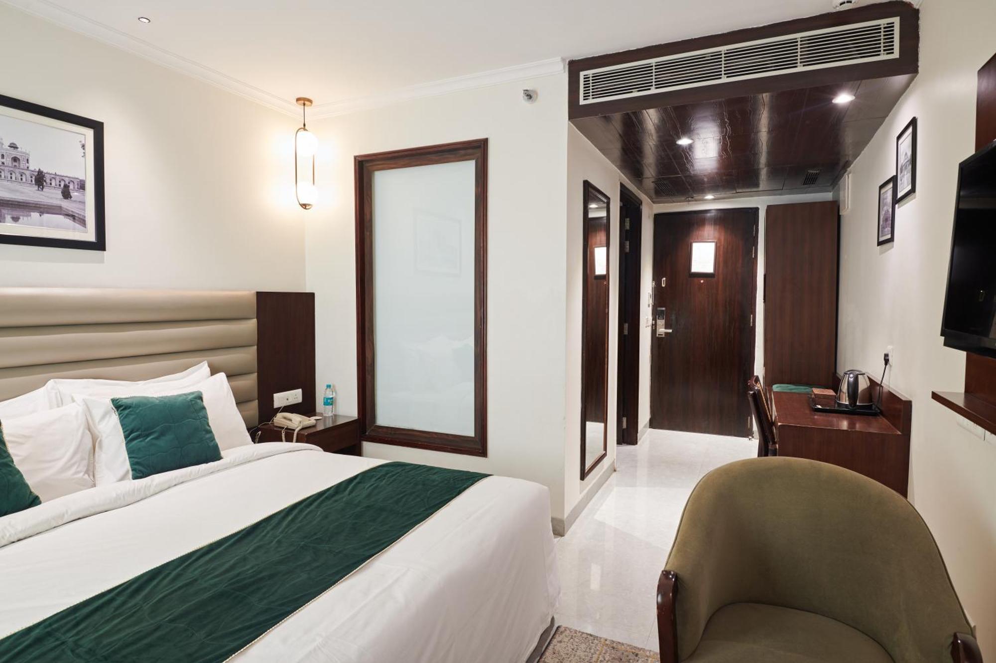 ניו דלהי Deventure Sarovar Portico Patel Nagar מראה חיצוני תמונה