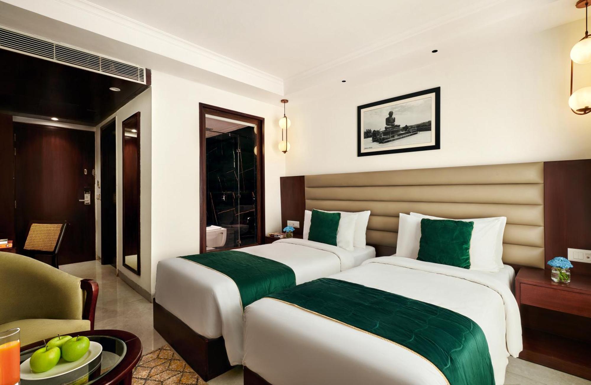 ניו דלהי Deventure Sarovar Portico Patel Nagar מראה חיצוני תמונה