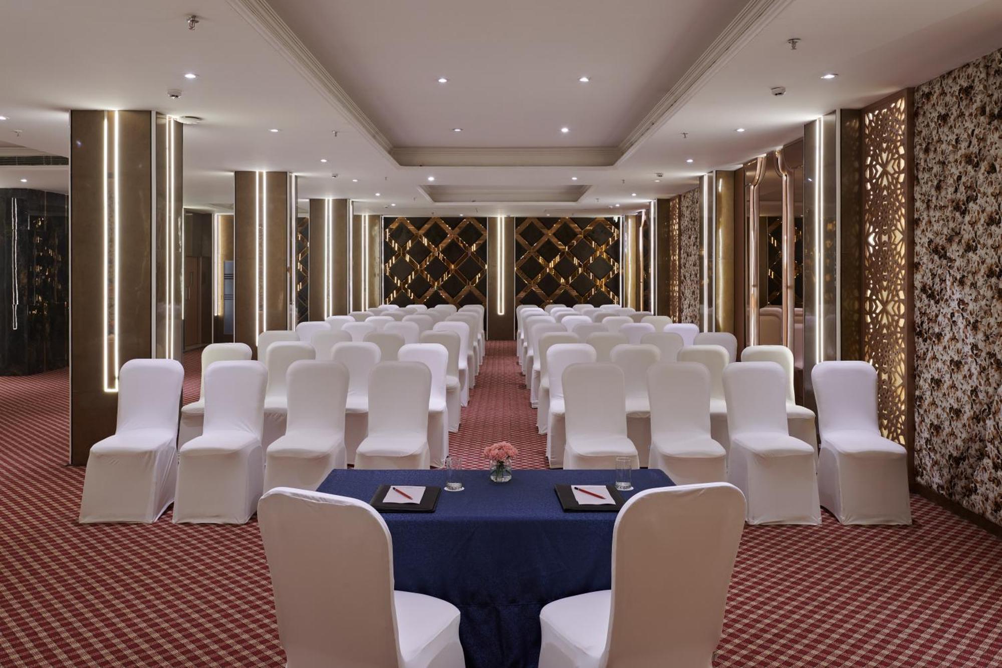 ניו דלהי Deventure Sarovar Portico Patel Nagar מראה חיצוני תמונה