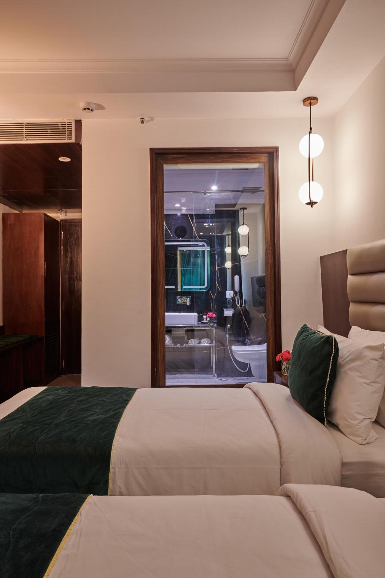 ניו דלהי Deventure Sarovar Portico Patel Nagar מראה חיצוני תמונה